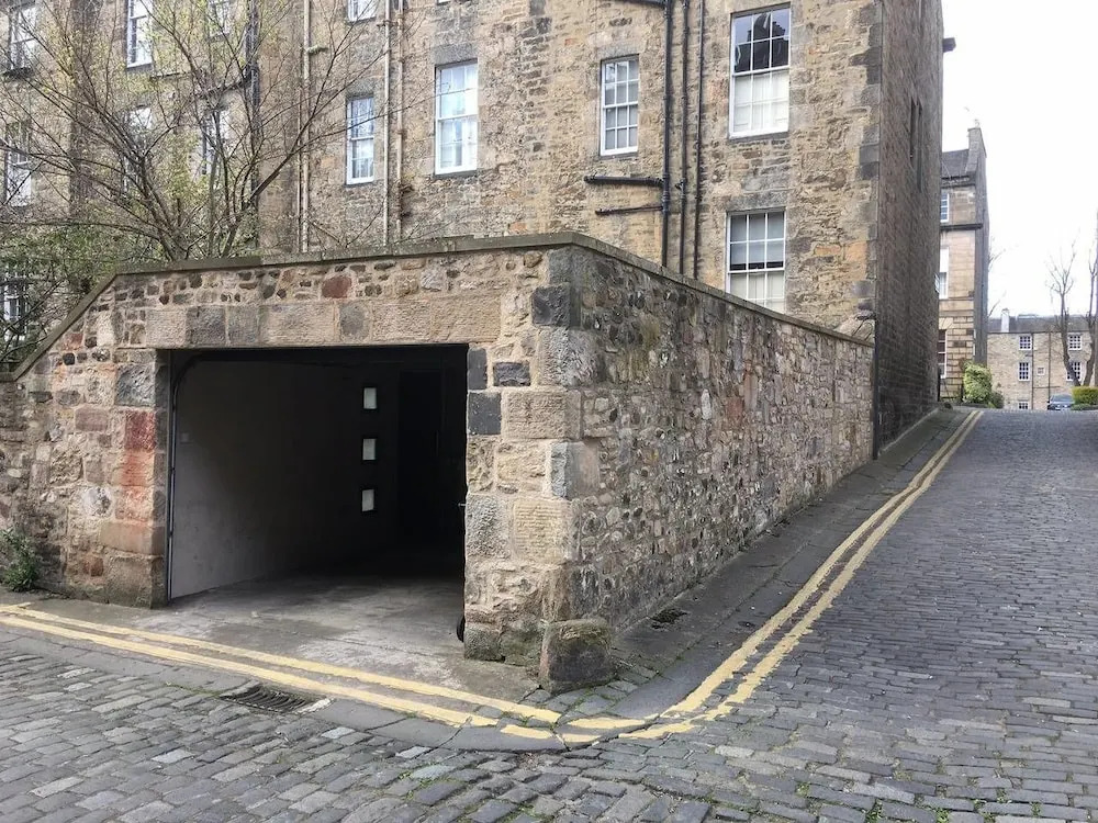 Historic City Centre Georgian Townhouse Free Parking And Garden