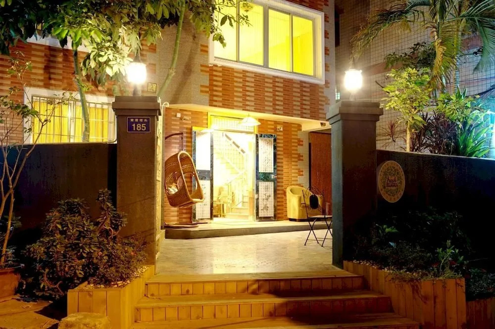 Chuxia Holiday Inn
