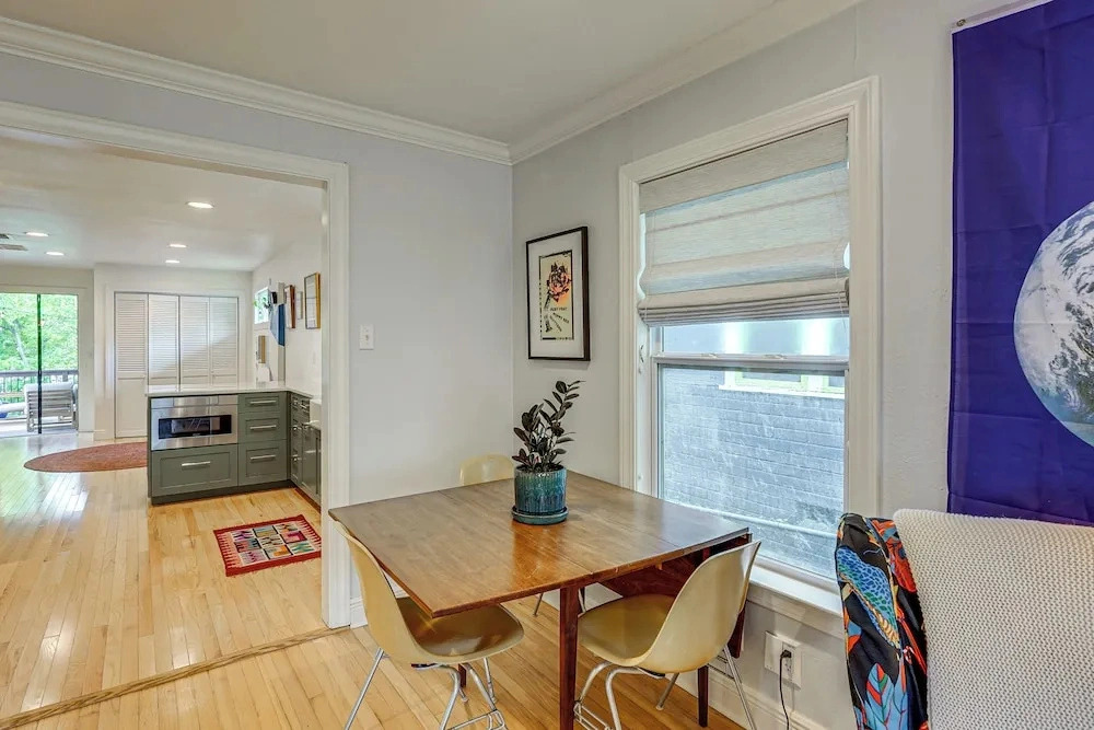 Old Austin Vibes! Spacious Yard & Porch Near UT