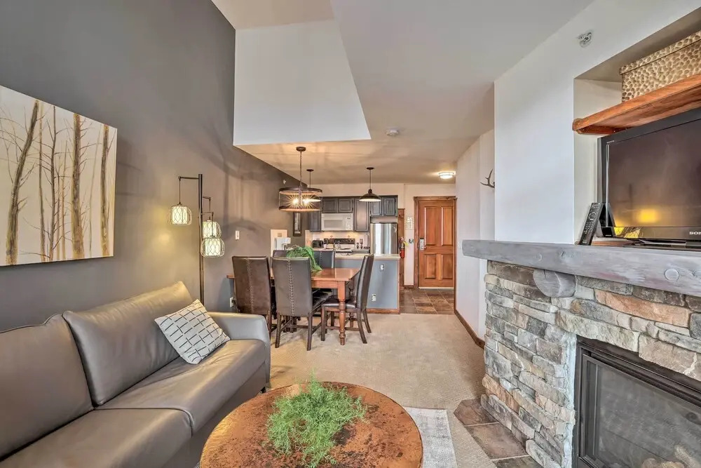 Ski-in/out Condo in Snowshoe Mountain Resort!