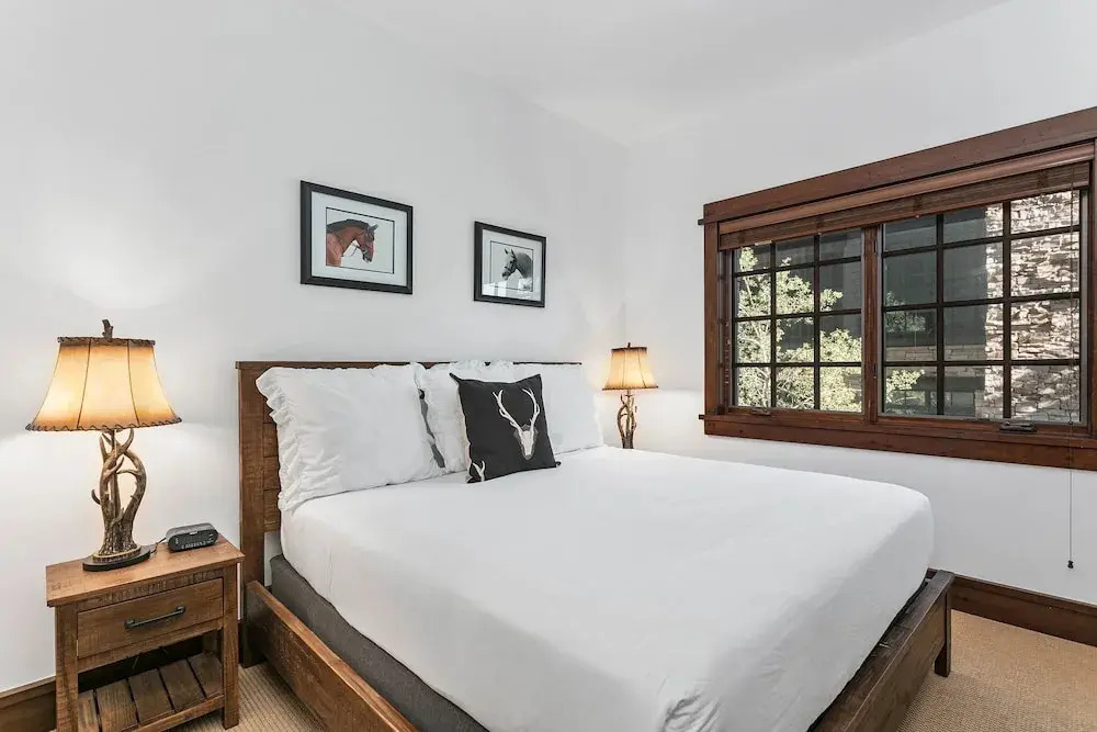 Arrowleaf Lodge at Deer Valley Resort - Three Bedroom Residence #110 3 Condo