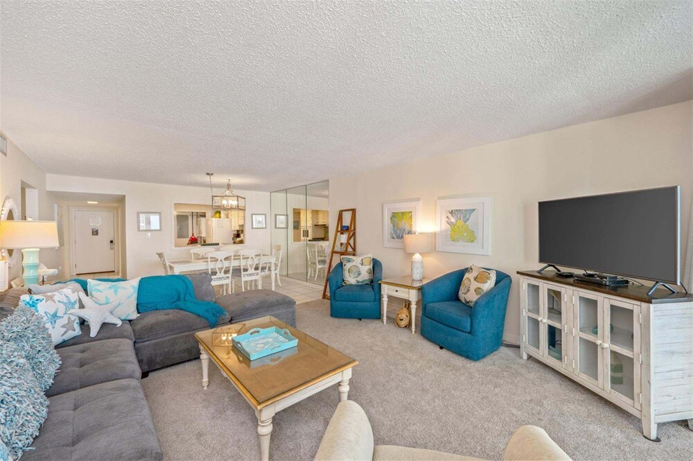 Shoreline Towers 1055 2 Bedroom Condo