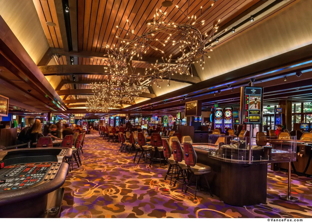 Golden Nugget Hotel & Casino Lake Tahoe