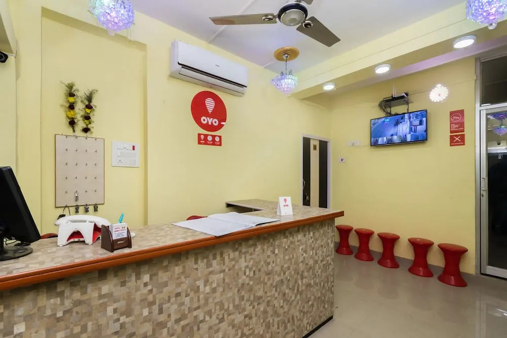 OYO Flagship 10471 Hotel Samrat Palace