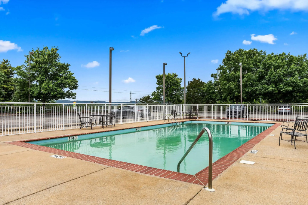 Quality Inn & Suites Nashville - Bellevue