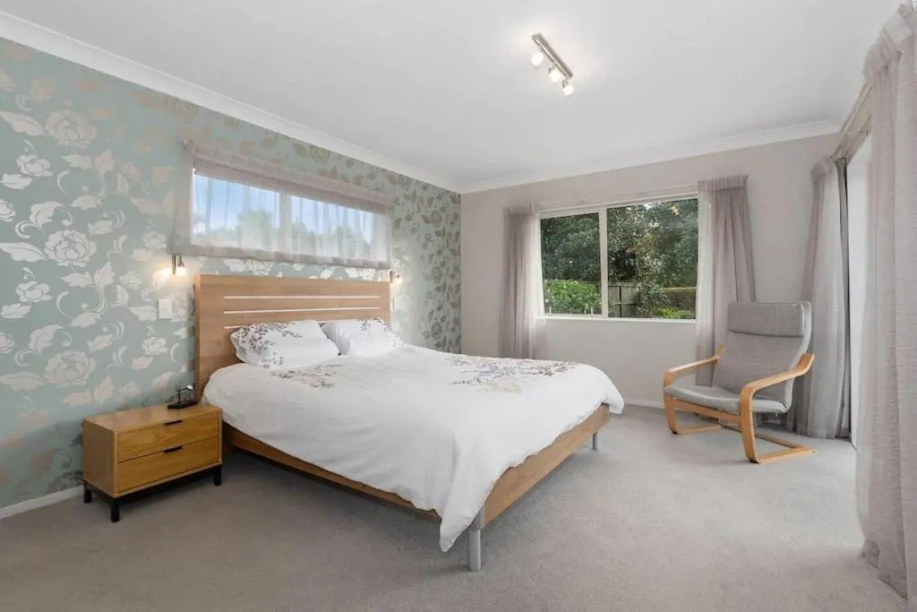 Hidden Mangawhai Oasis with large gardens