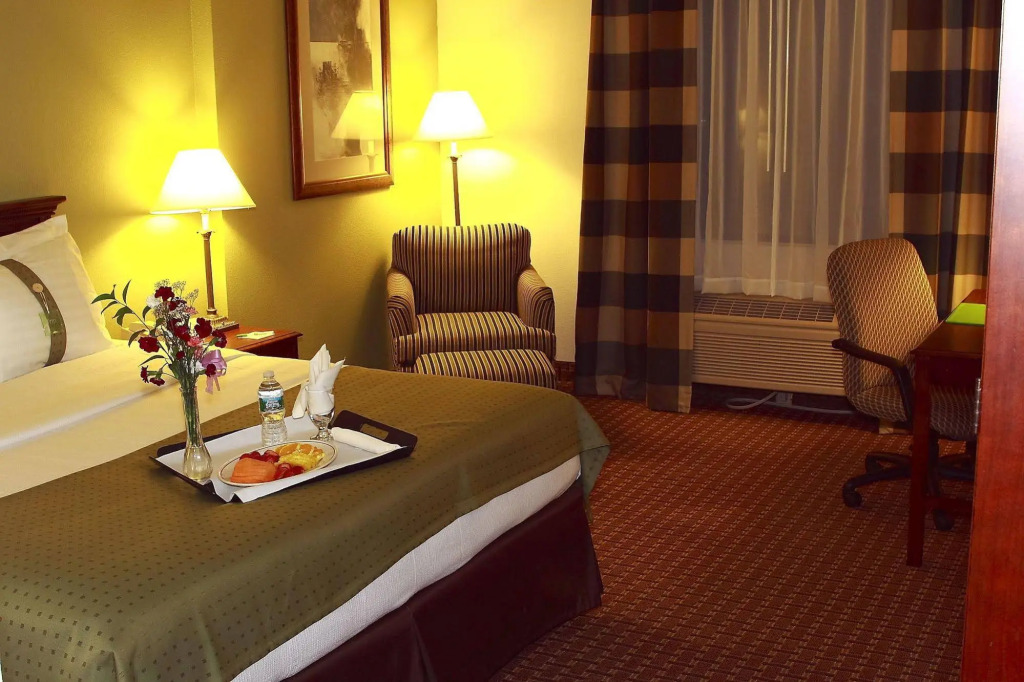 Garden Plaza Hotel