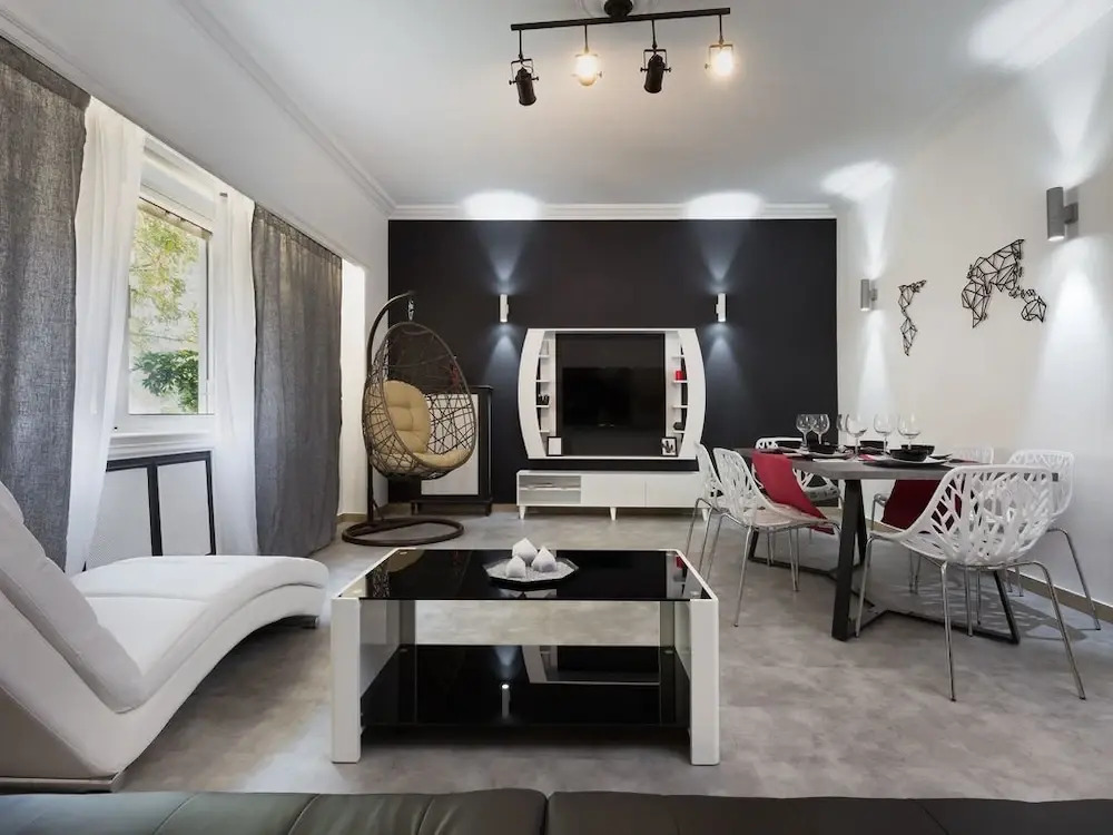 Acropolis Luxurious Apartment