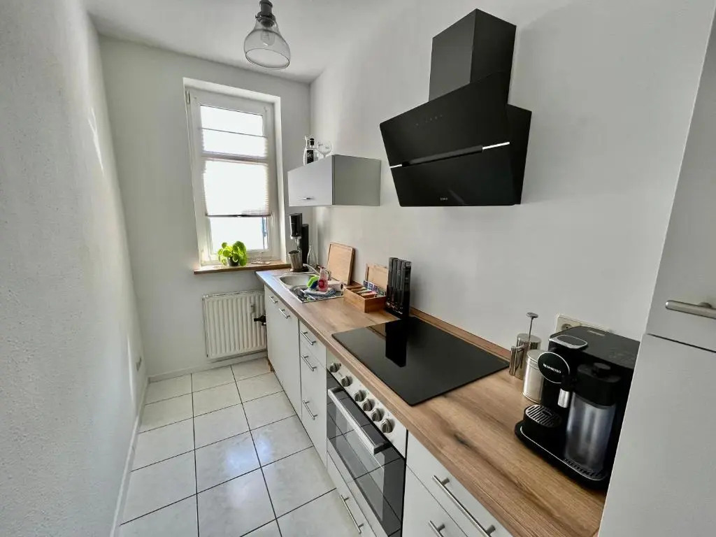 Purer Luxus mit 2 Schlafzimmern, Balkon und Privat-Parkplatz