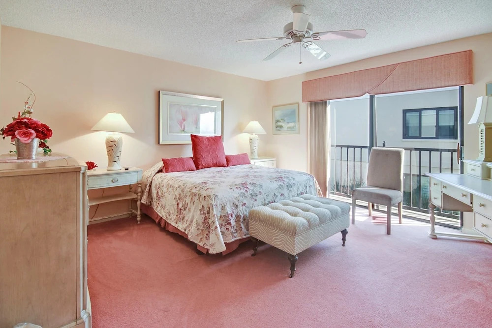 Land's End 401 Building 8 Corner Unit / Beachfront Condo!