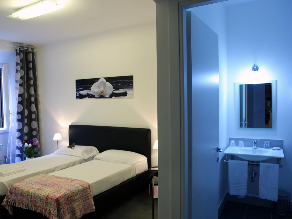 Caroline Rooms Rome