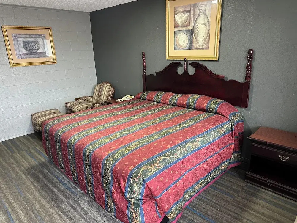 Interstate Inn Express