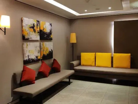 Homeinn Plus Hotel (Zhengzhou Erqi Wanda Plaza Second People's Hospital Subway Station)