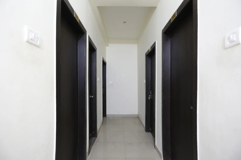 OYO 64605 Hotel Salori Inn