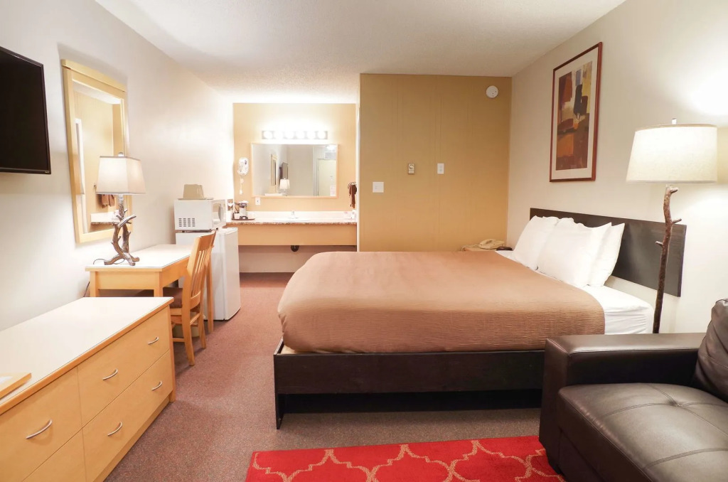 Canadas Best Value Inn and Suites Fernie
