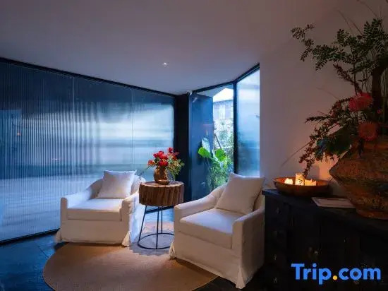Shanye Shijian · Wild Luxury Natural Hot Spring Homestay (Kunming Yangzonghai Resort)