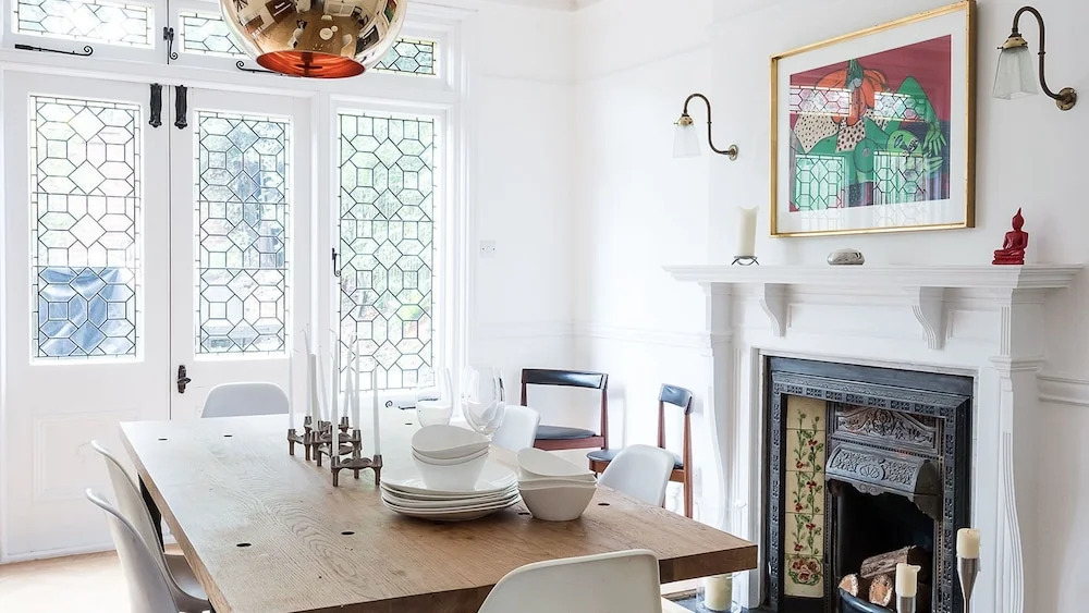 Beautiful, Grand House - Modern Art-Filled Interior