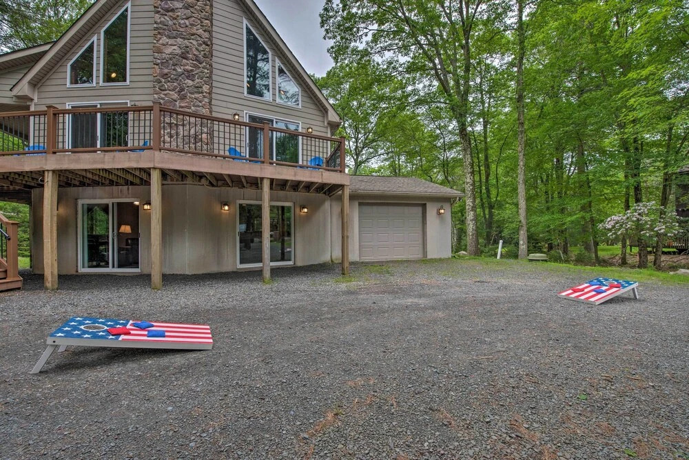 2 Mi to Lake Harmony: Gem w/ Game Room & Deck