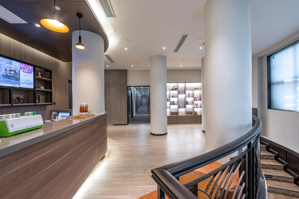 Hanting Hotel Shanghai Jinjiang Park Metro Station