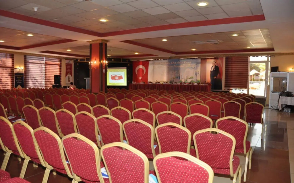 First Class Hotel