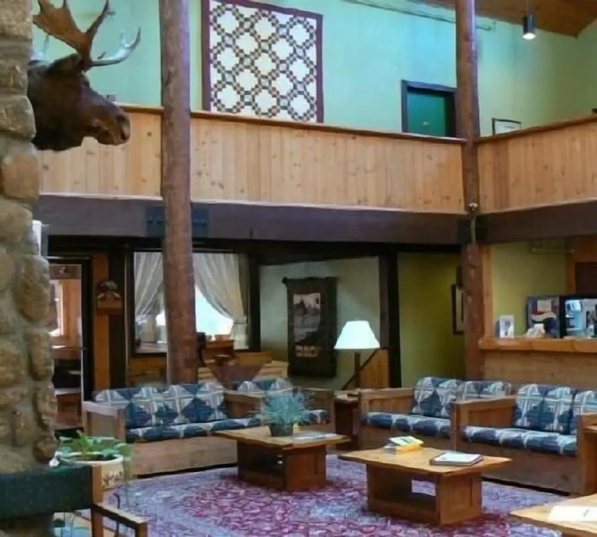 Snowy Owl Inn