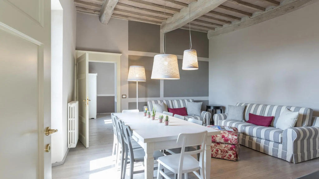 Finestra Su Siena 16, Emma Villas