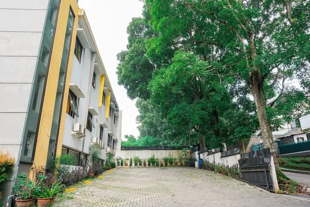 Oyo 2778 Alvin Residence