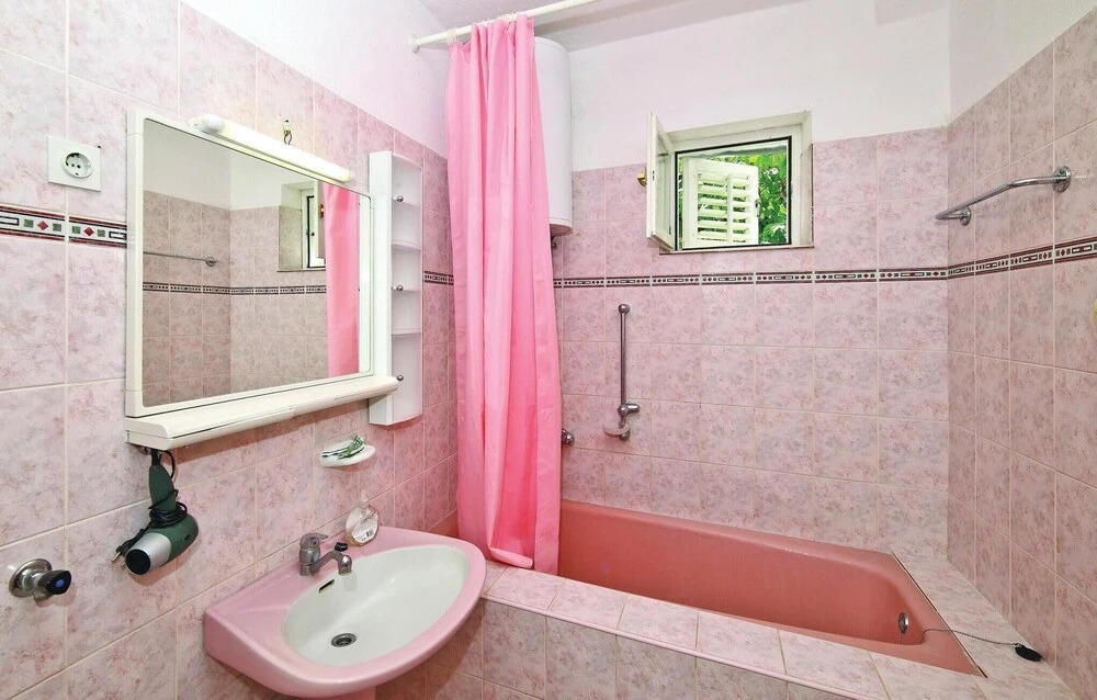 Beautiful Apartment in Mastrinka With Wifi and 2 Bedrooms