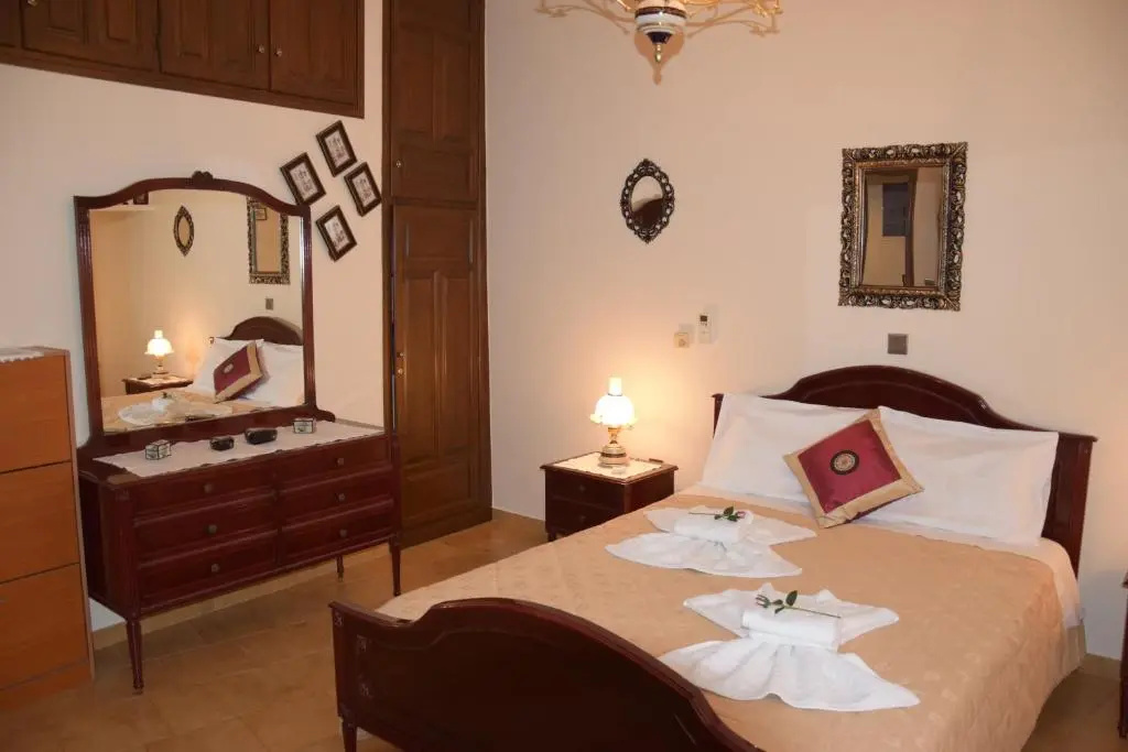 Naoussa Center Cycladic House
