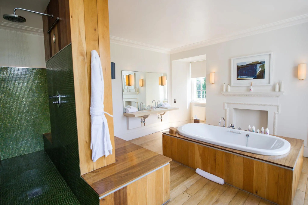 Cowley Manor Experimental