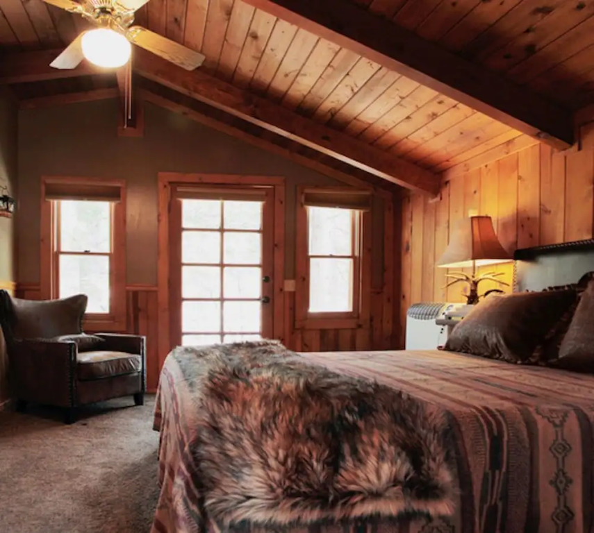 Silver Pines Lodge