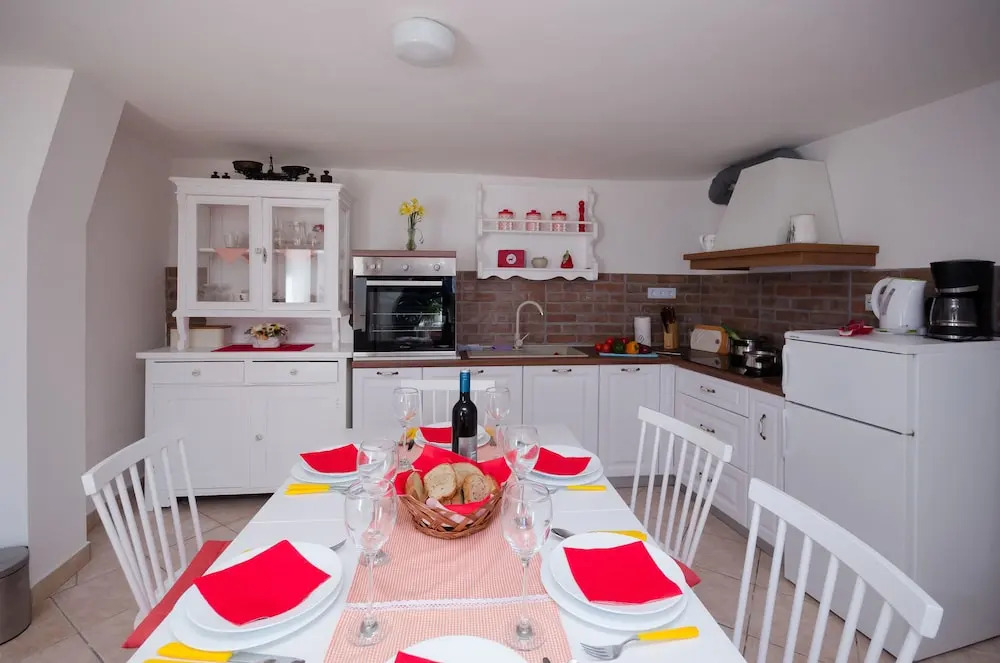 House Božica with sauna & heated pool