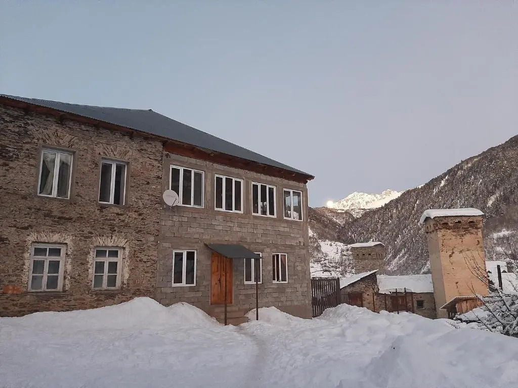 XOSTEL lUKA
