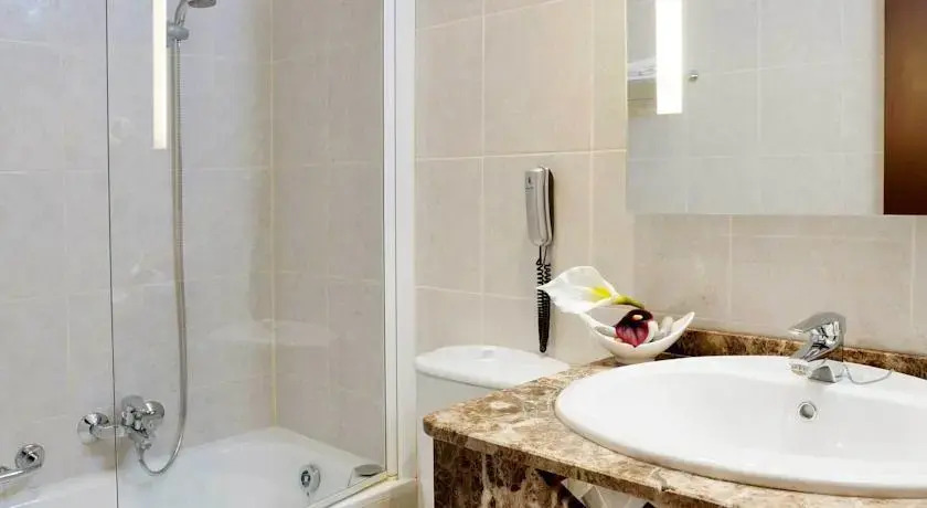 Econo Lodge Inn and Suites Fort Lauderdale