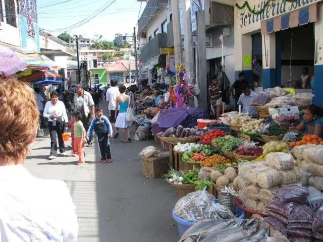 HomeStay Pochutla- Double Bed With Shared Bathroom in Private Home. Excellent Location, Wifi