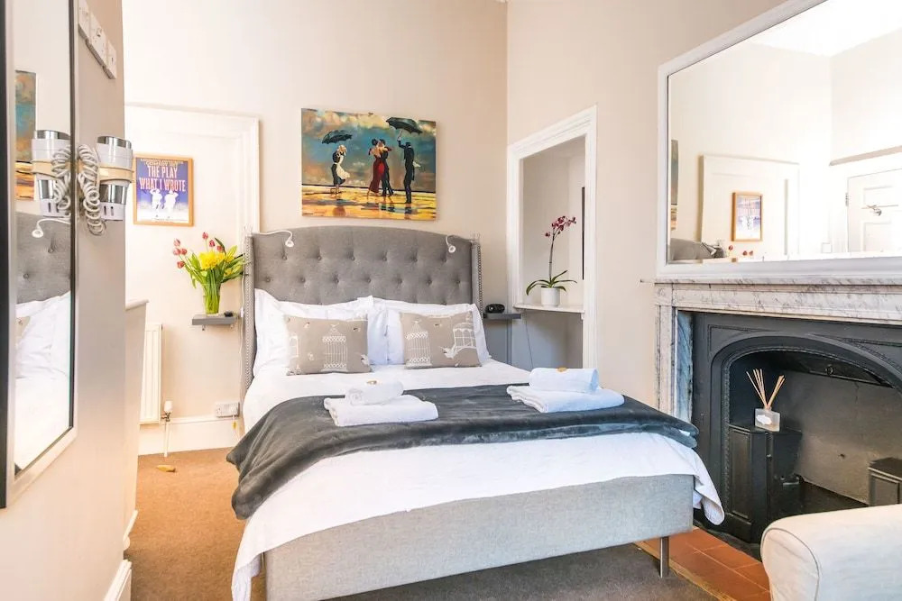 The Henry Guest House