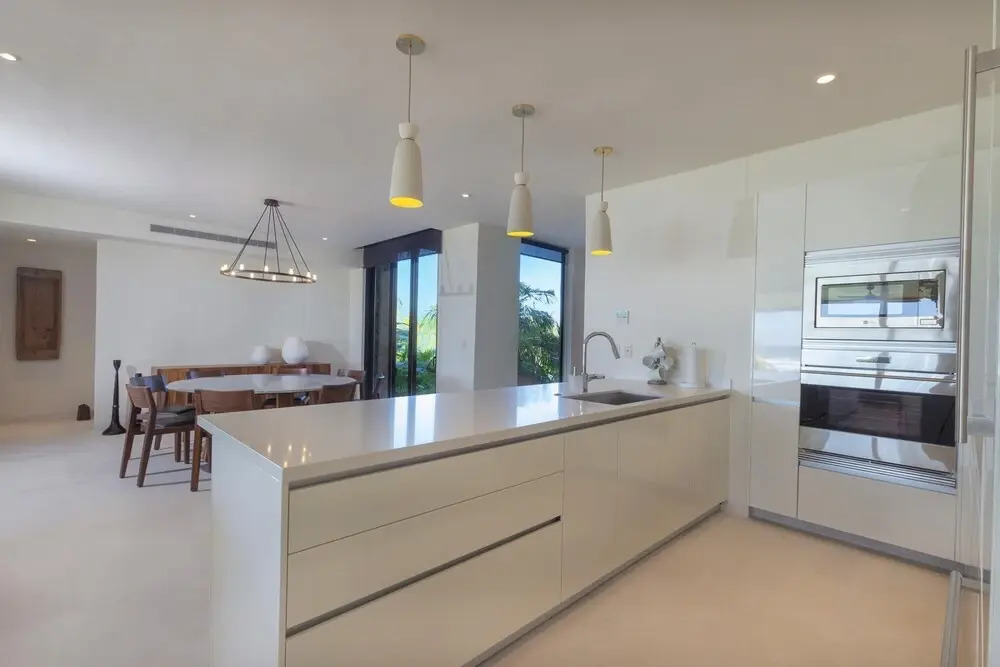 Sunny Vacation Condo 3