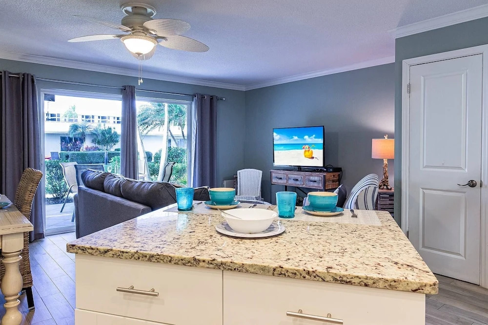 Jamaica Royale Townhome #2 - Steps From Beach