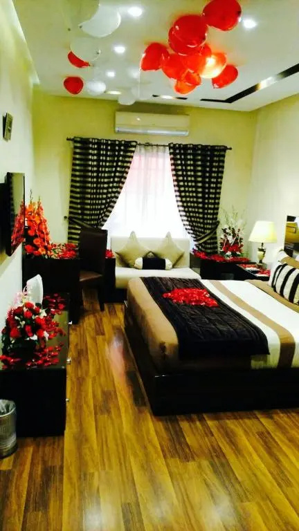 Royaute Luxury Suites and Hotel Gulberg Lahore