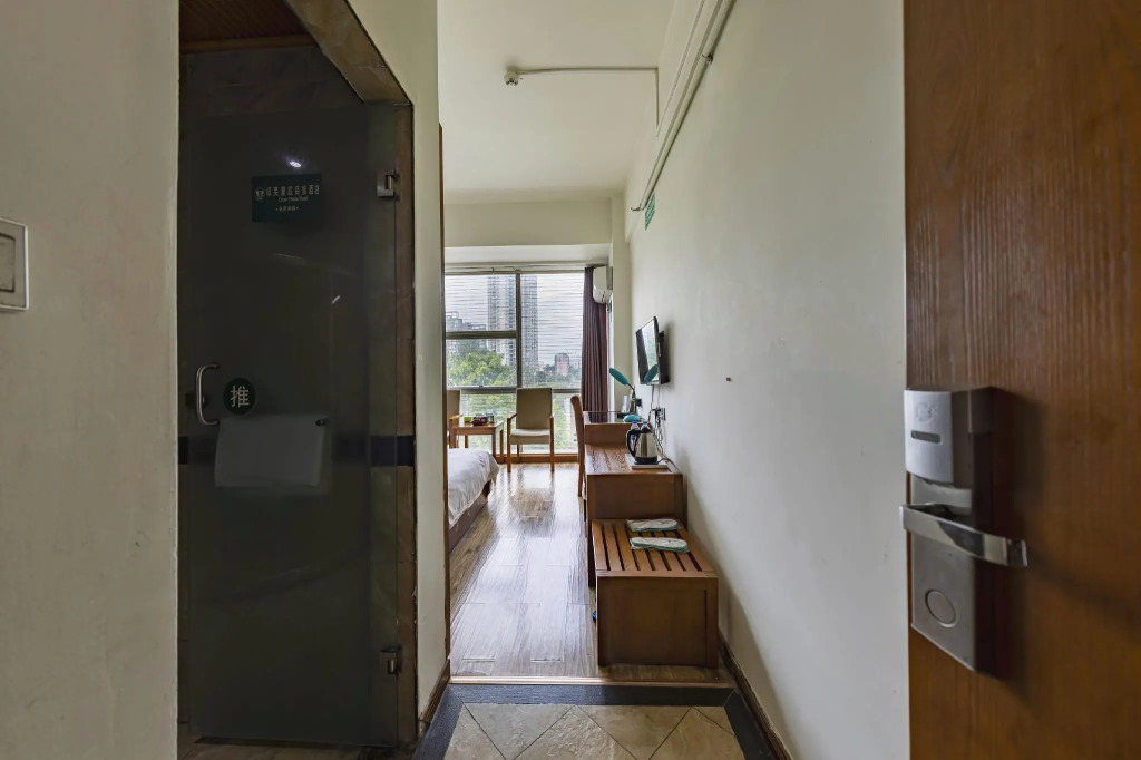 Chongqing Lvying Haoting Business Hotel (Shuangqiao Gymnasium Branch)