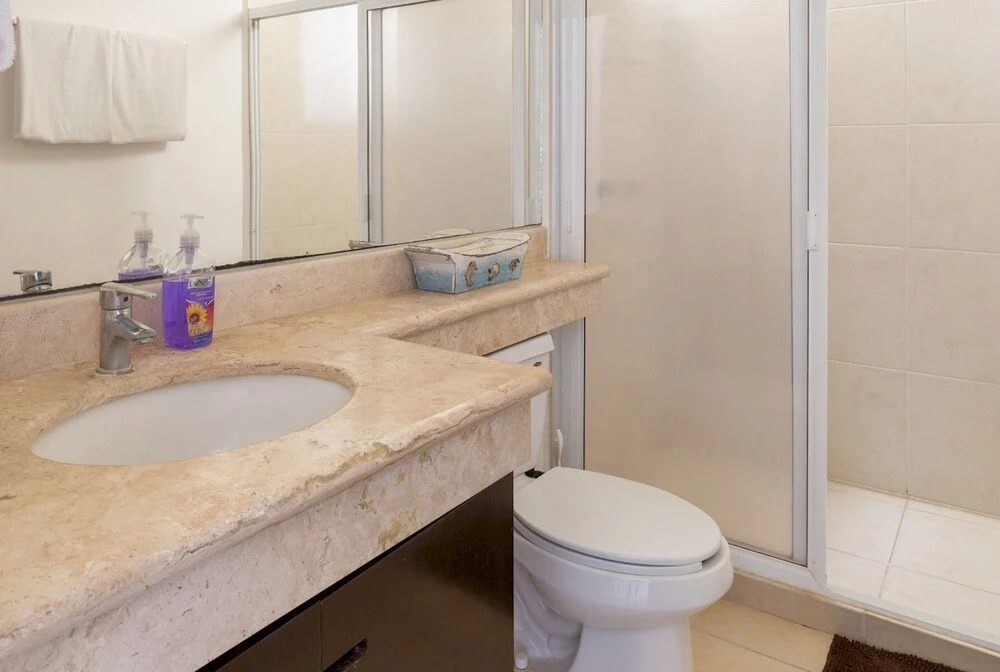 Spacious 2BR Condo Well-located Wifi Concierge