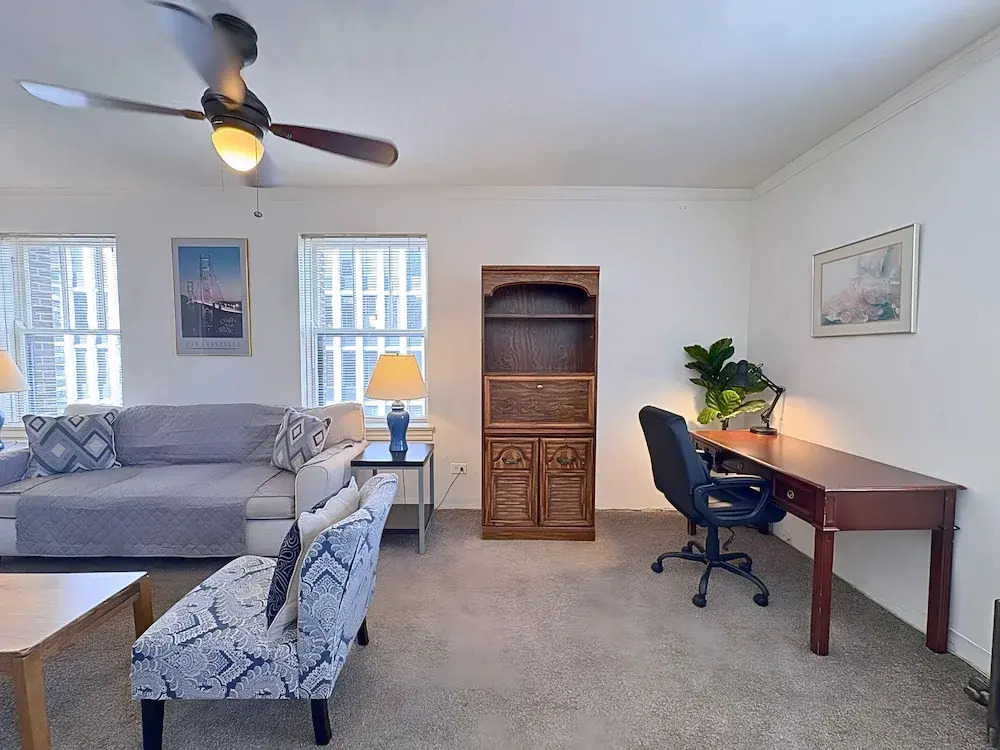 1BR Gold Coast Vintage Gem - SP 1700