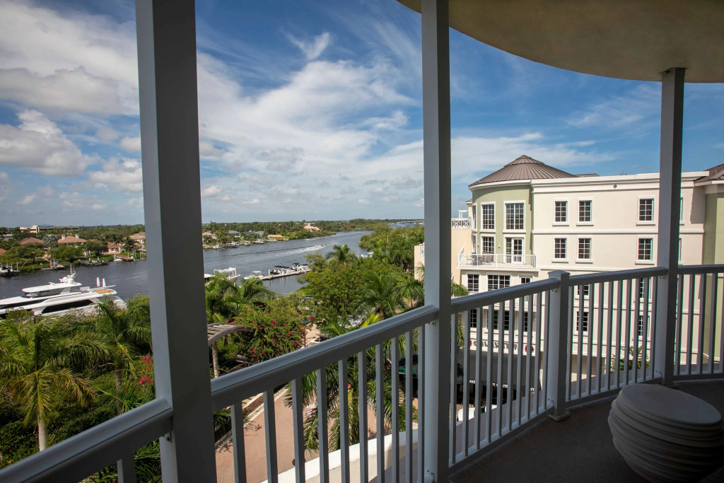 Wyndham Grand Jupiter at Harbourside Place