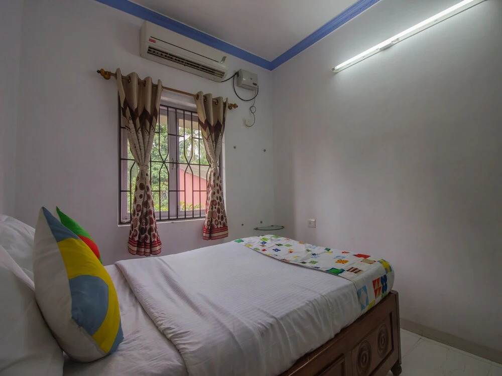 OYO 16979 Home Pool View 2 BHK Siolim
