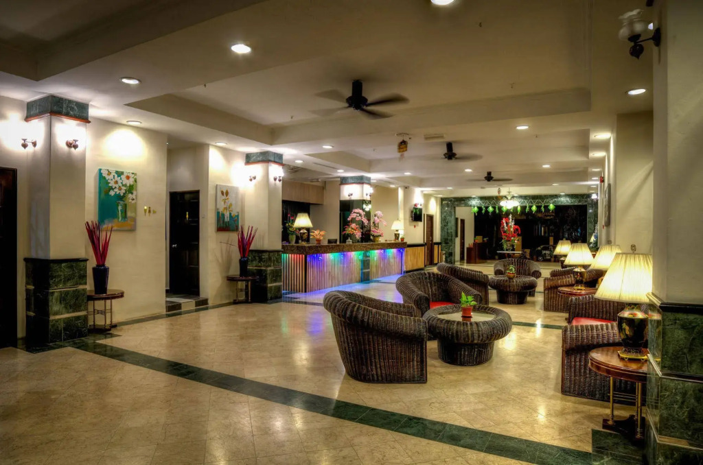 Leisure Cove Hotel and Apartments