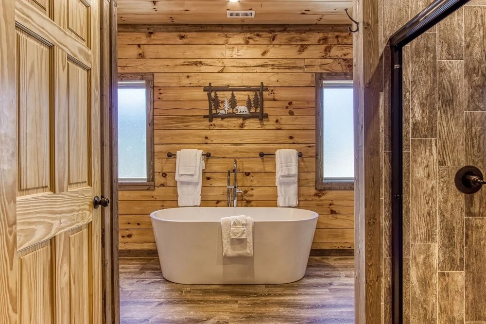 ERN822 - Smoky Oasis - Great Location, Private Indoor Heated Pool! cabin