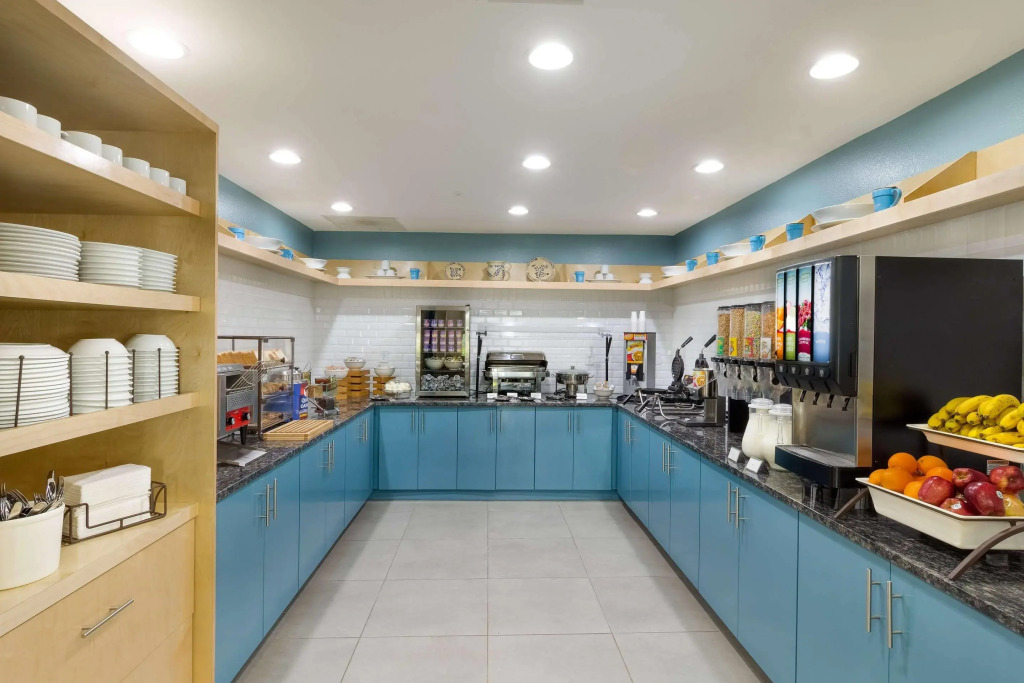 Country Inn & Suites by Radisson, St Petersburg - Clearwater, FL
