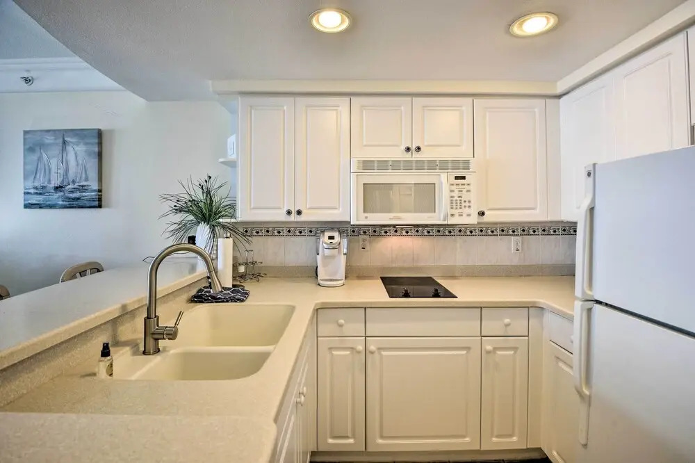 Vacation Vibe Condo: Eleventh-floor Ocean Views
