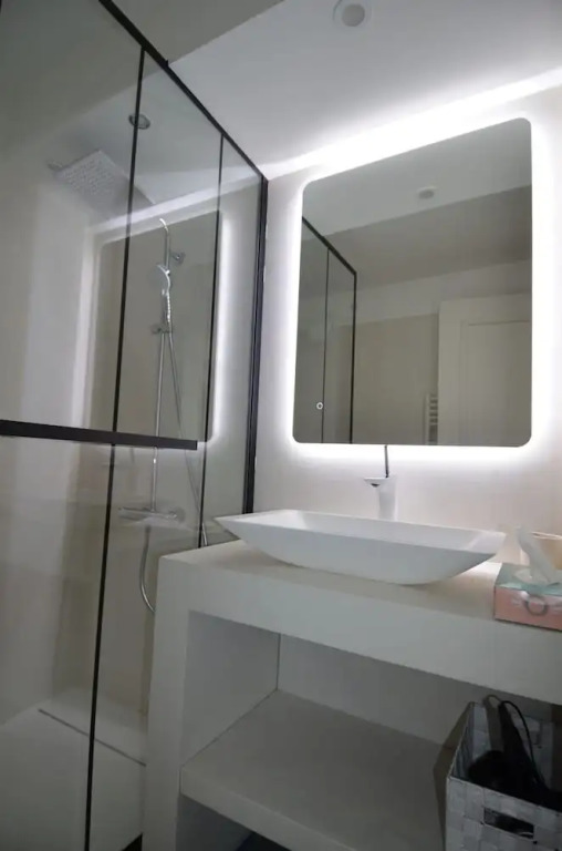 Modern duplex apartment 4 persons near train station Acropolis in Nice