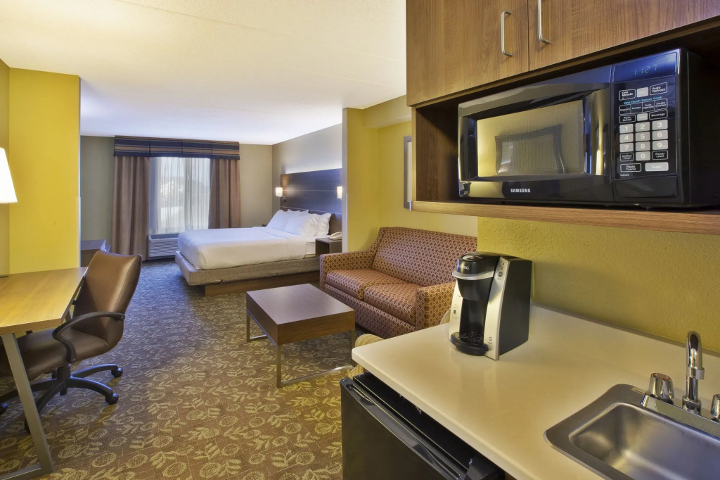 Holiday Inn Express Hotel & Suites Fort Wayne by IHG